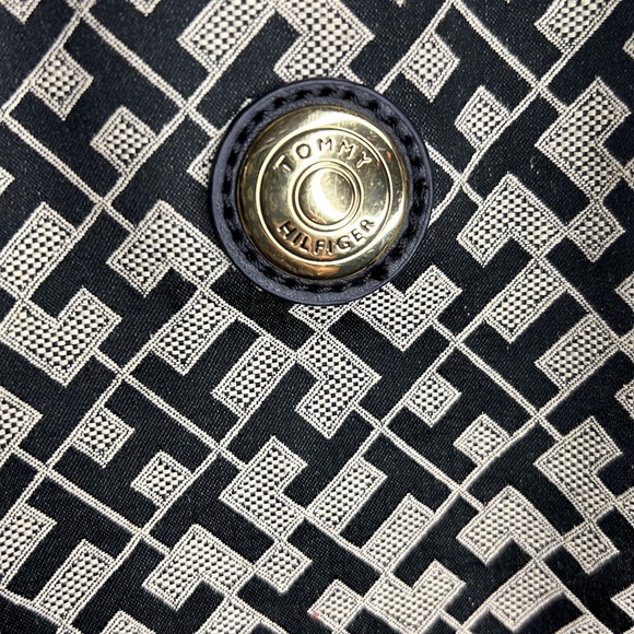 Tommy Hilfiger Signature Chain Bag - Picture 8 of 12